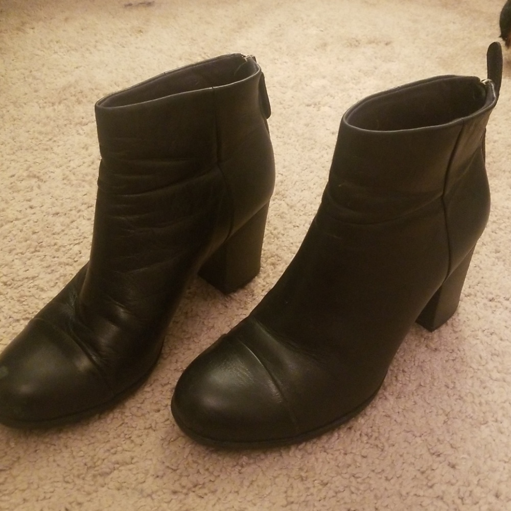 Clarks brand bootie
